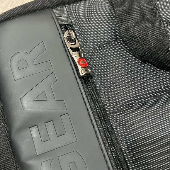 SwissGear Messenger Bag Black Gray Laptop Business Work Bag EUC - Picture 7 of 9